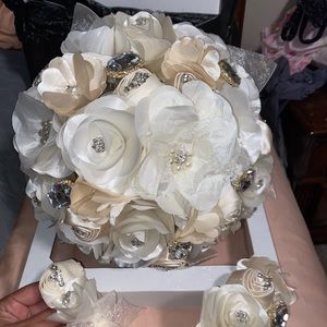 Wedding accessories. NEW. never used